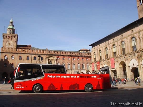 red bus Bologna