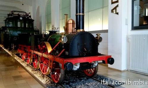 Vecchi treni al museo ferroviario di Norimberga