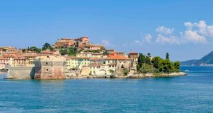 Isola d'Elba - Portoferraio dal mare